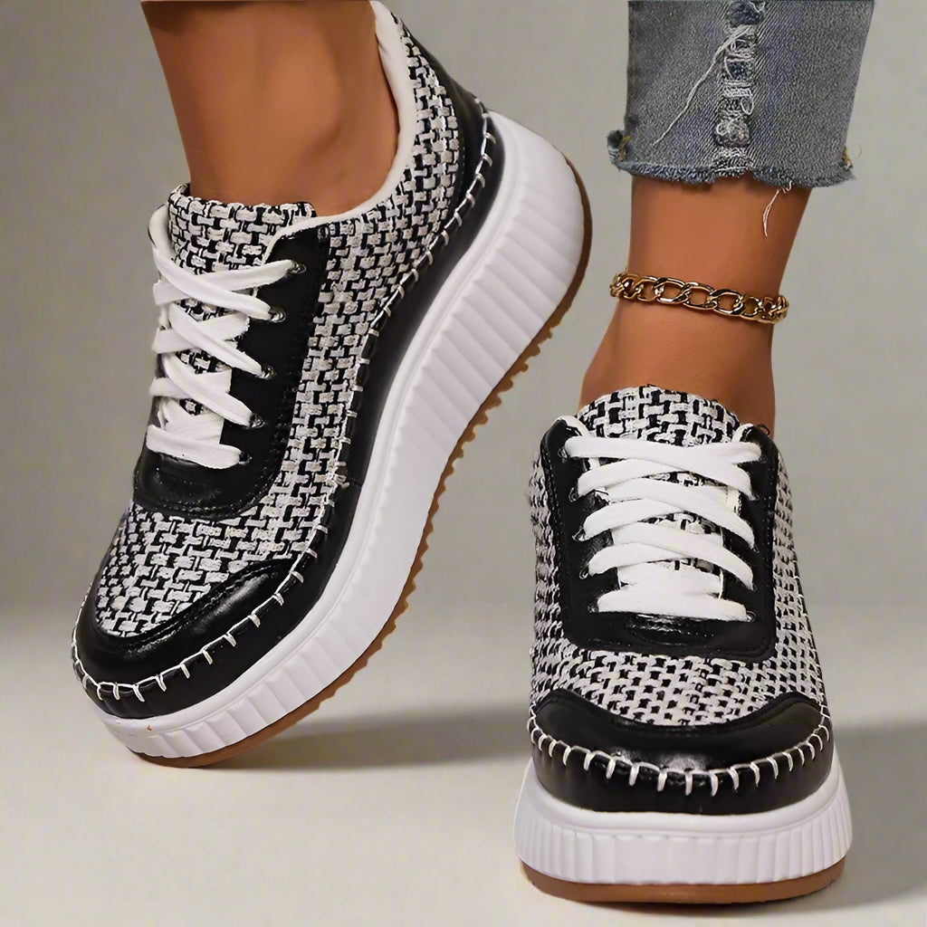 Bexley Noir Patch Sneakers