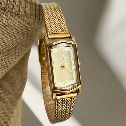Harmann Women Quartz Wrist Watch